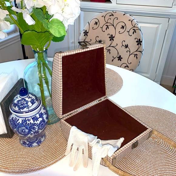 Vintage antique hard shell bag w/ strap . Velvet lining brass closure + gloves - Picture 1 of 9